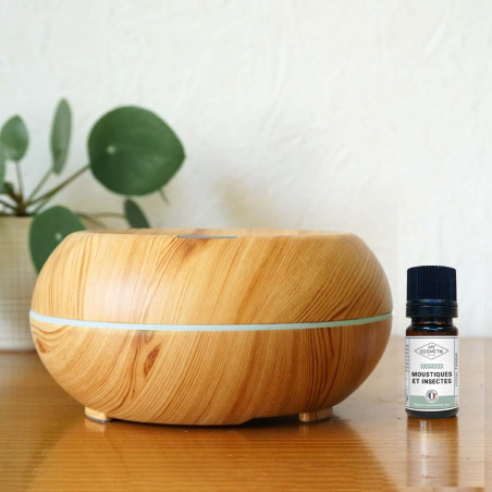 Diffuseur à ultrason Woody avec synergie à diffuser "Moustiques et insectes" offerte Diffuseur à ultrason Woody avec synergie à diffuser "Moustiques et insectes" offerte