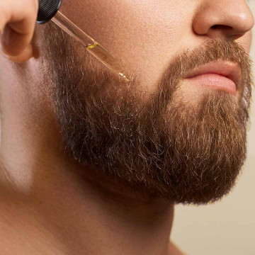 Huile pour barbes, nourrissante et disciplinante, au bois de cèdre