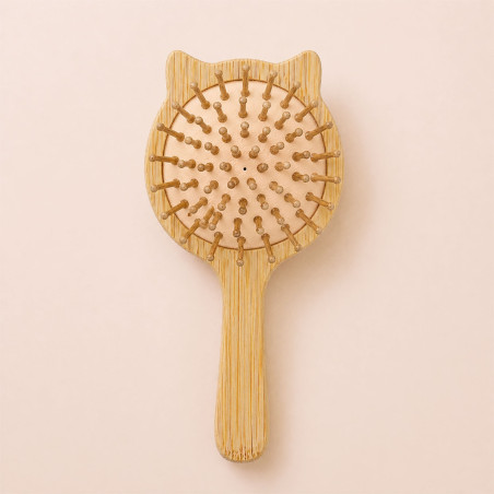 Brosse en bois petit chat