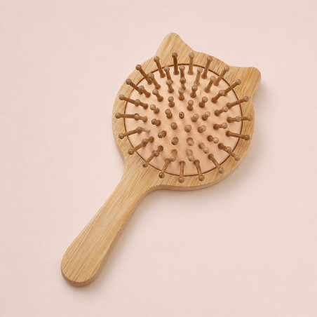 Brosse en bois petit chat