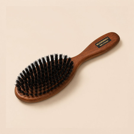 Brosse à cheveux ovale en poirier et poils de sanglier